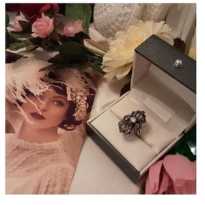 VINTAGE 925 SOLID STERLING MARCASITE & CRYSTAL RING, SIZE 7